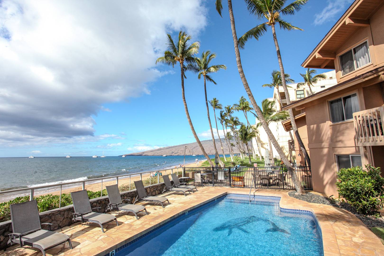 Benefits of Oceanfront Condo: Luxury, Views & Savings